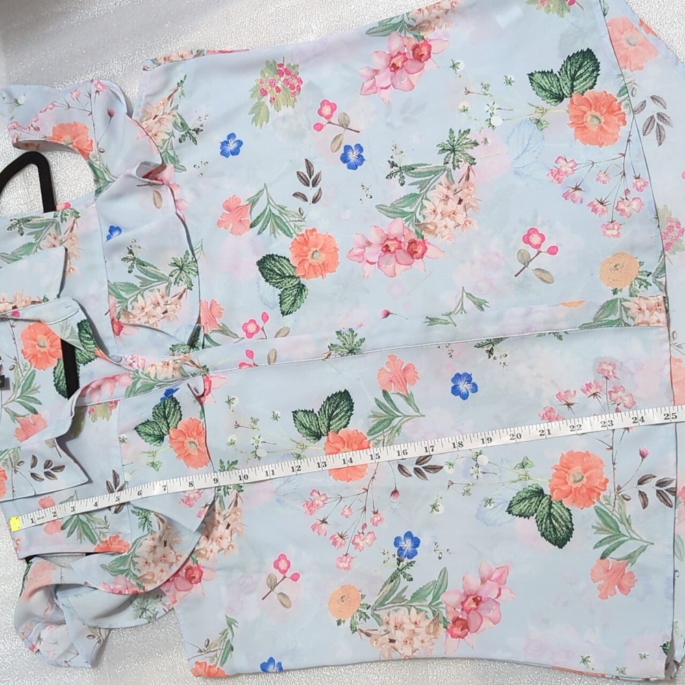 Express Women's Cold Shoulder Light Blue Floral Top Size Large - Picture 10 of 10